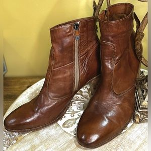 EUC Alberto Fermani “Diva” Brown, Short Leather Boots. Size 40